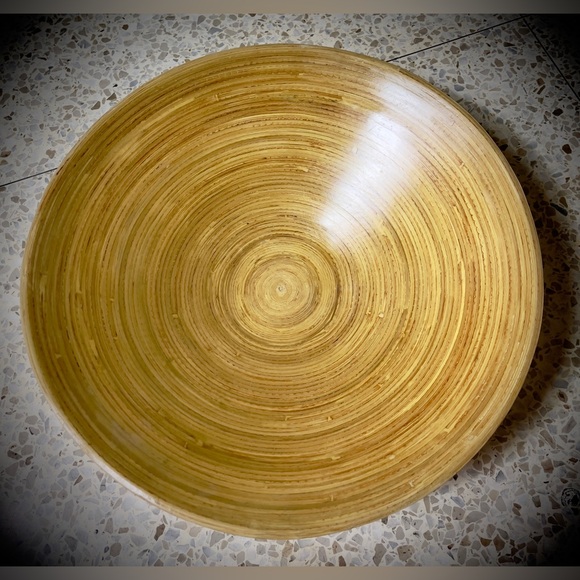 Beautiful Large Handmade Vietnamese Bamboo Shallow Bowl with Varnish - Picture 3 of 8